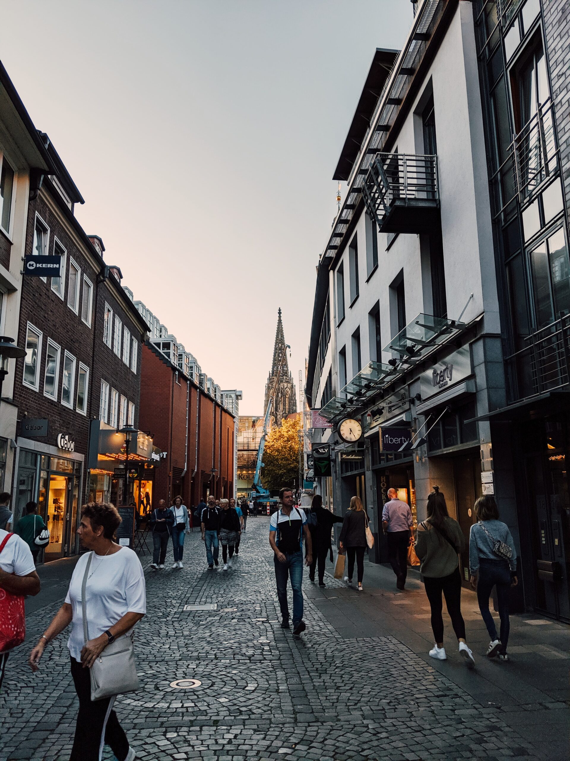 benjamin-huggett-Vkgs5VBYMnA-unsplash